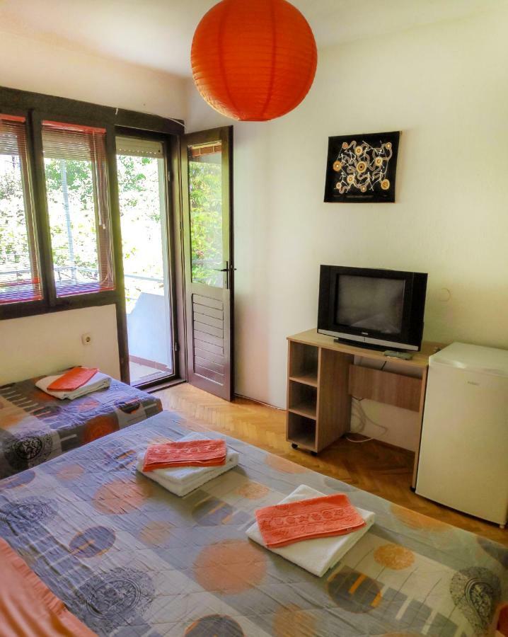 Central Studios & Rooms Ohrid Bagian luar foto